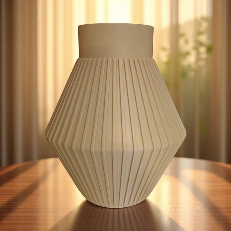 3D-gedruckte Vase Élaria mit organischer Linienführung und mattem Finish