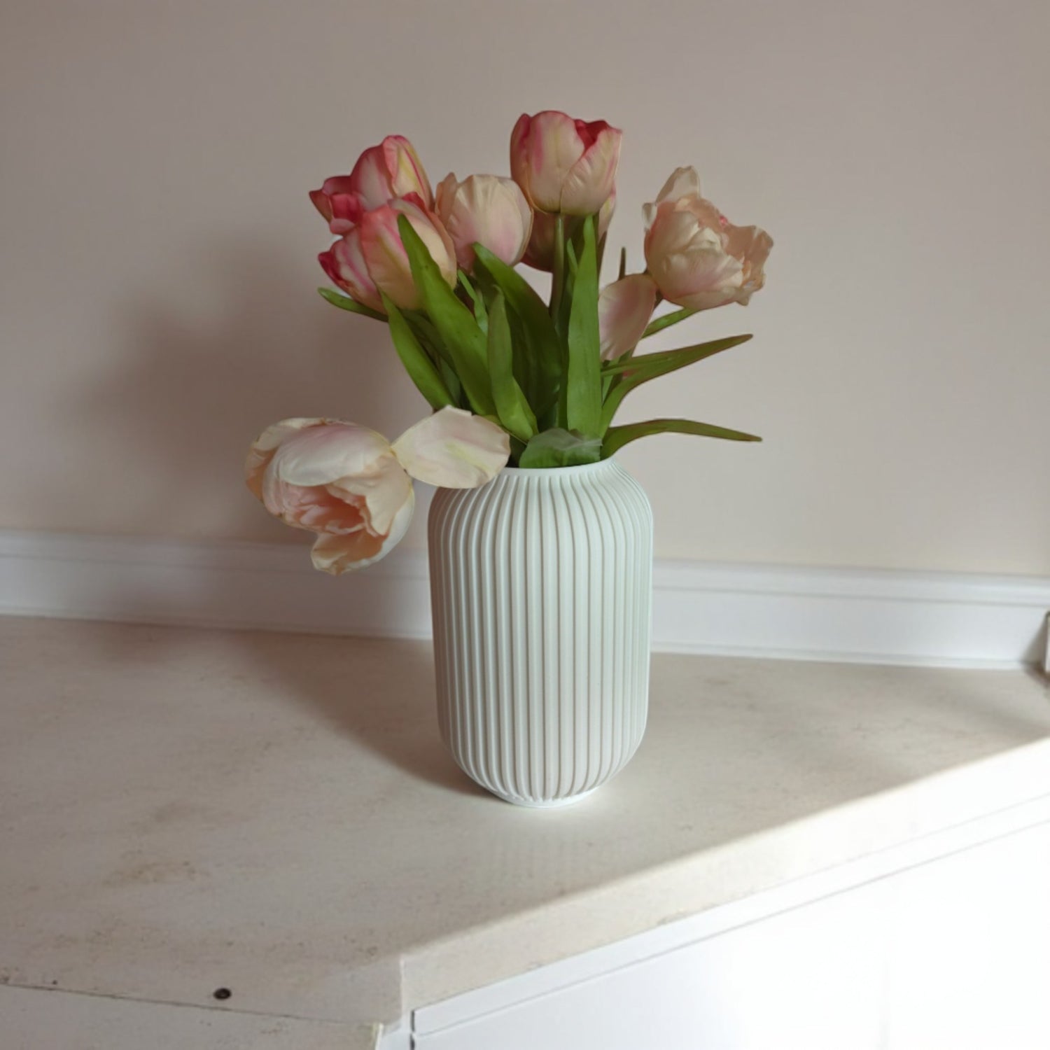 Kompakte Vase Soléa mit geometrischem Muster, hergestellt im 3D-Druck