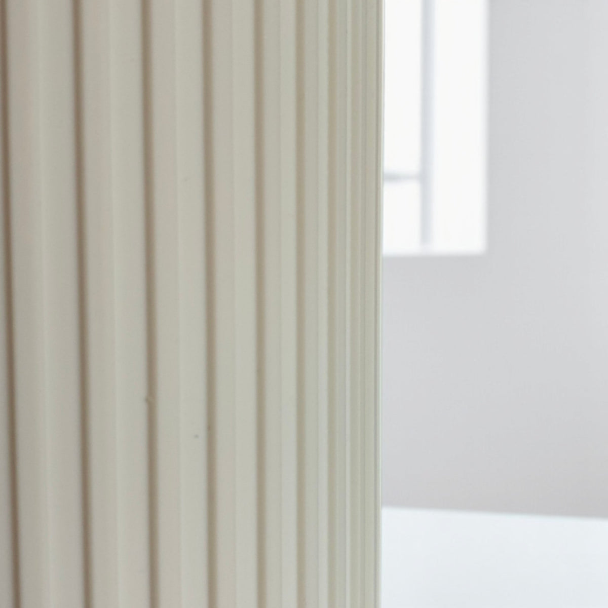 Kompakte Vase Soléa mit geometrischem Muster, hergestellt im 3D-Druck