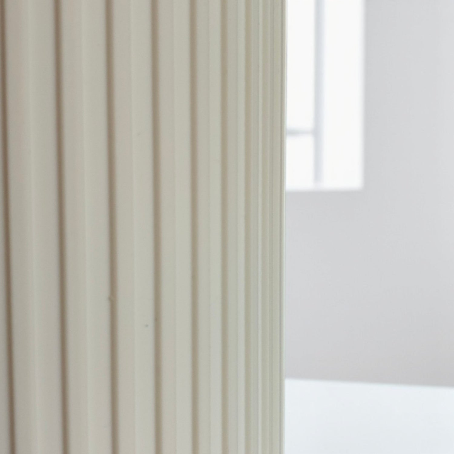 Kompakte Vase Soléa mit geometrischem Muster, hergestellt im 3D-Druck