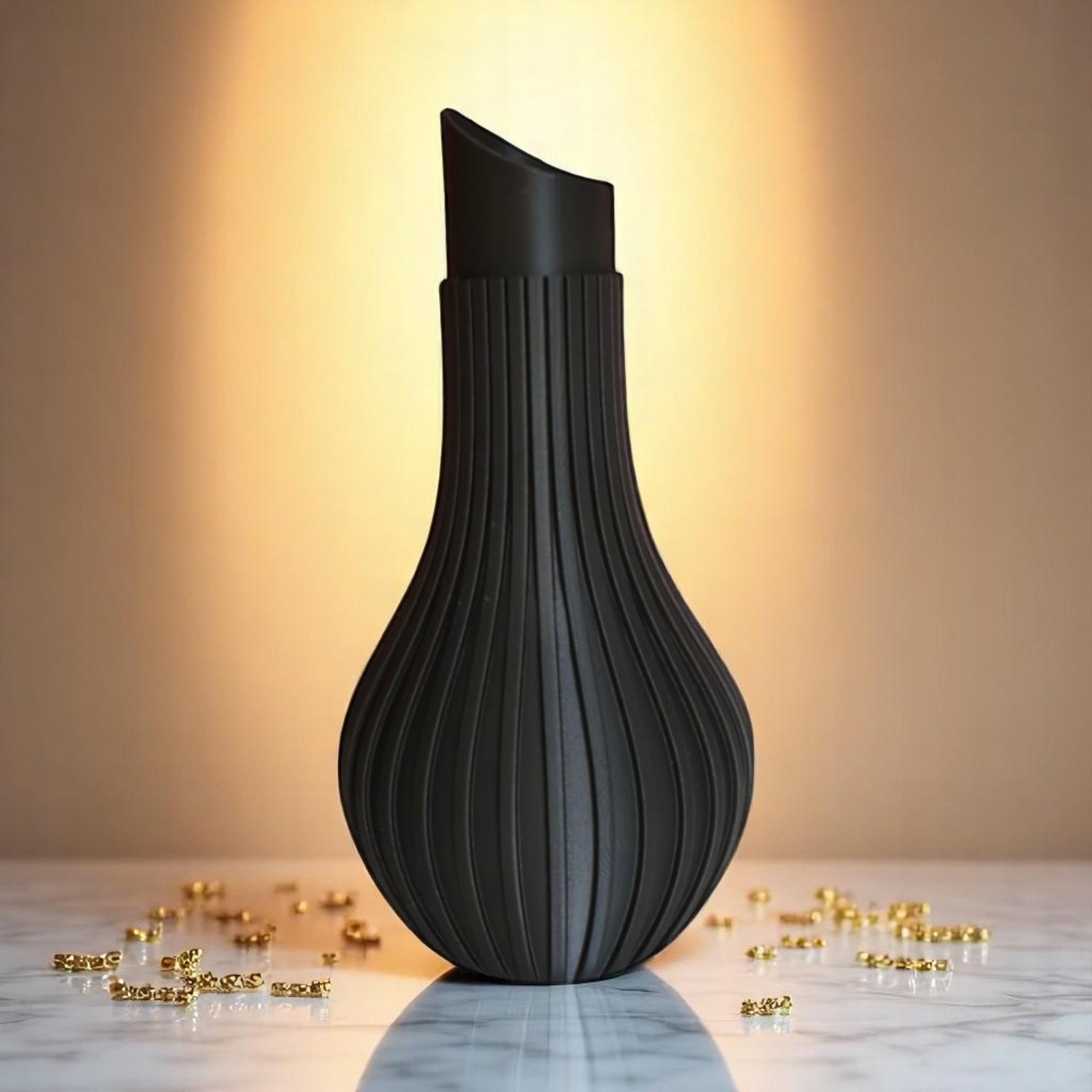 Minimalistische 3D-gedruckte Vase Amélie mit eleganter, geschwungener Form in matten finish